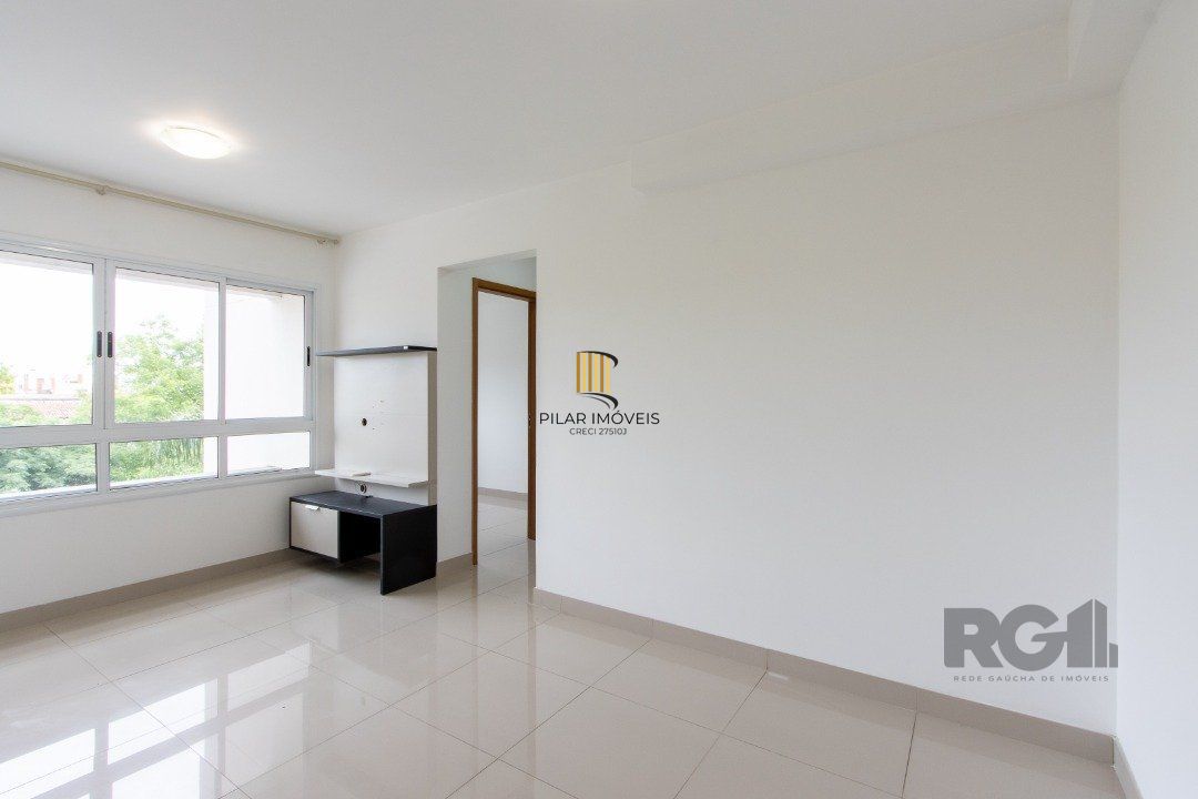 Apartamento semi-mobiliado, com área privada de 50,95 M2