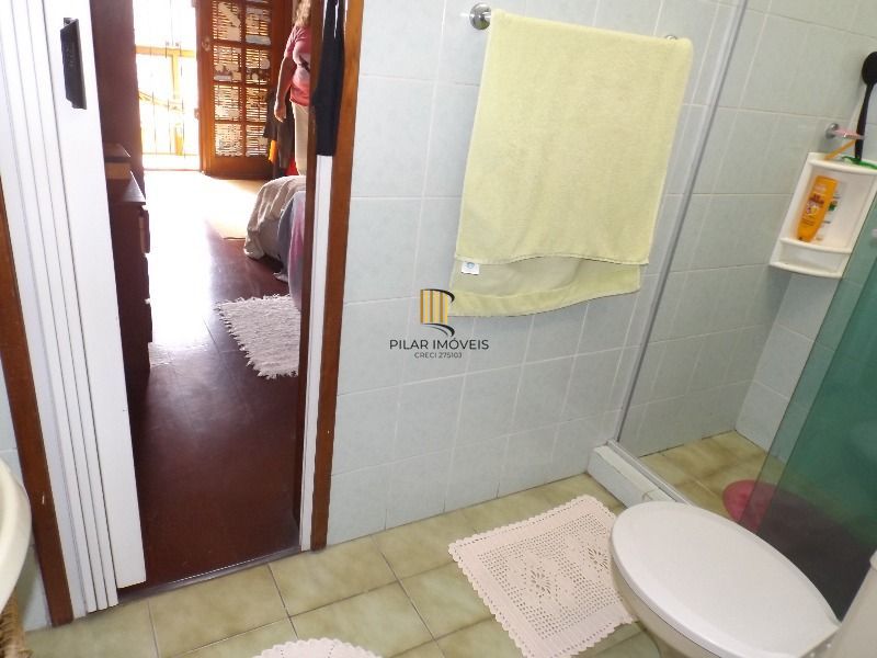 Casa para Venda - 250m², 3 dormitórios, sendo 3 suites, 7 vagas - Medianeira