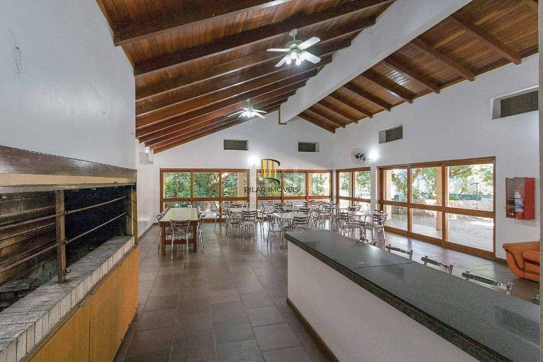 Apartamento no último andar com vista panorâmica, 2 dormitórios e até 4 vagas de garagem - Bairro Teresópolis, Zona Sul de Porto Alegre