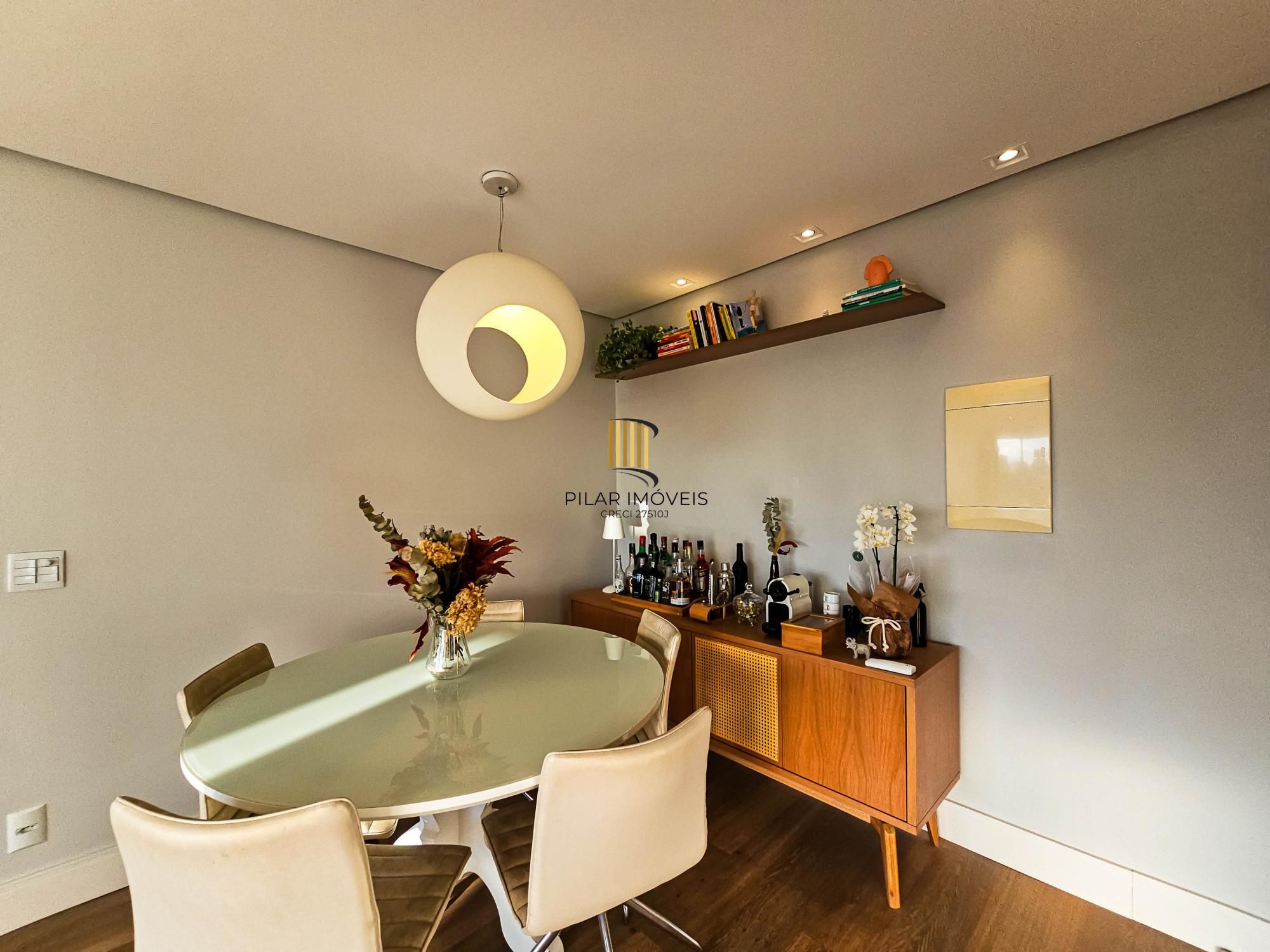 Apartamento Impecável no Petrópolis - 2 D (1 Suíte)