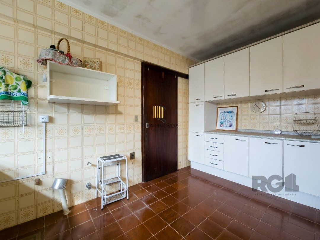 Casa 4 dormitórios no bairro Teresópolis