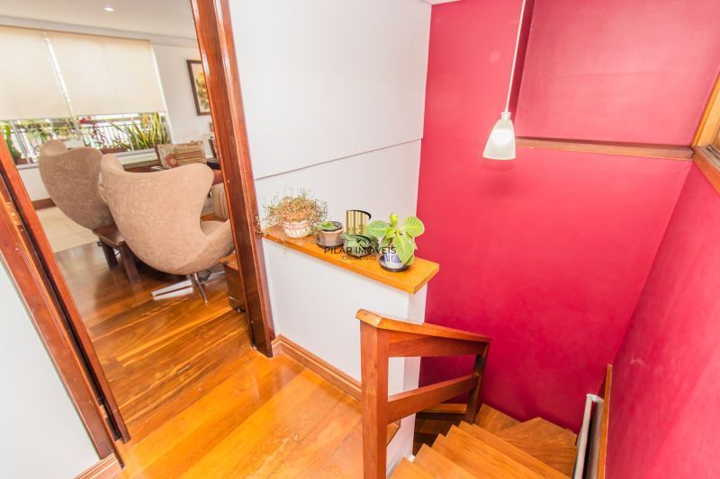 Cobertura Exclusiva com Vista Privilegiada no Coração do Bairro Moinhos de Vento