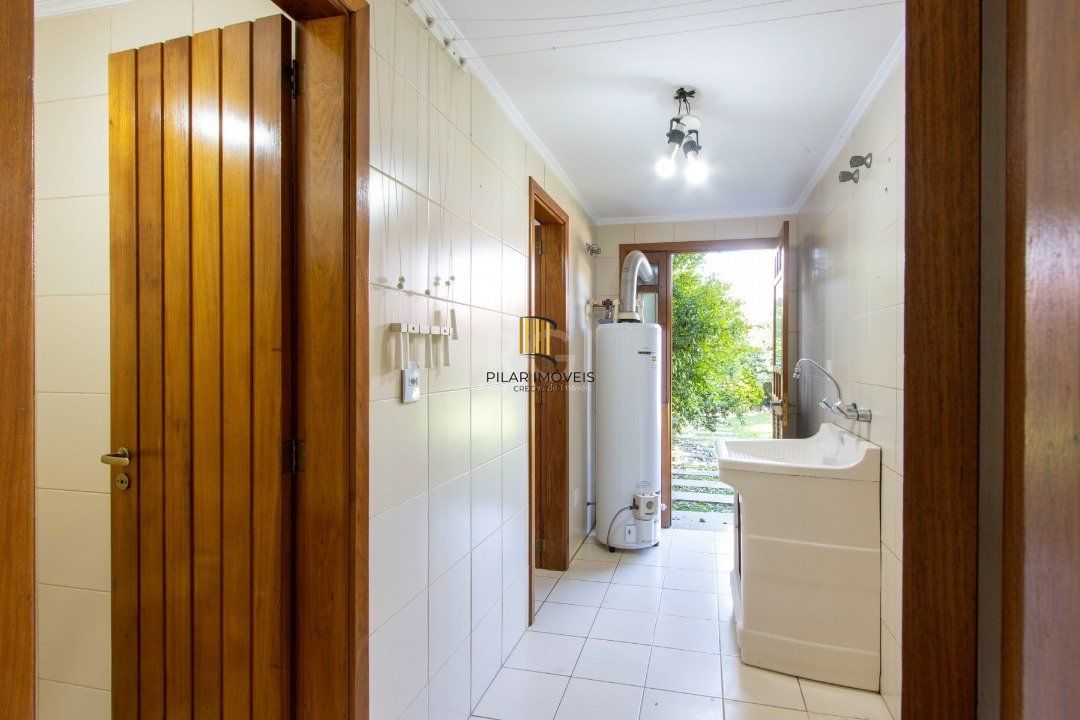 Casa 3 dormitórios no bairro Ipanema