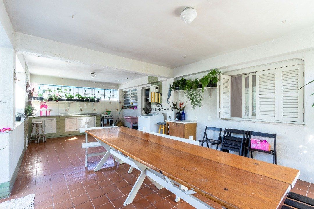Casa para Venda - 280m², 3 dormitórios, sendo 1 suites, 2 vagas - Nonoai
