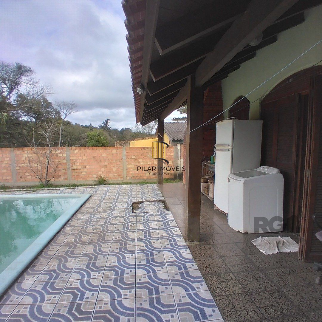 Casa 4 dormitórios no bairro Restinga