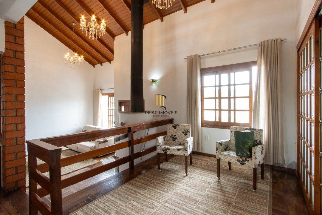 Casa para Venda - 440m², 3 dormitórios, sendo 1 suites, 2 vagas - Santa Tereza