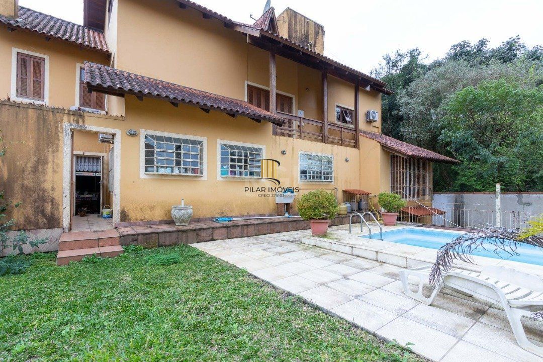 Casa Condominio para Venda - 386m², 3 dormitórios, sendo 2 suites, 2 vagas - Espirito Santo