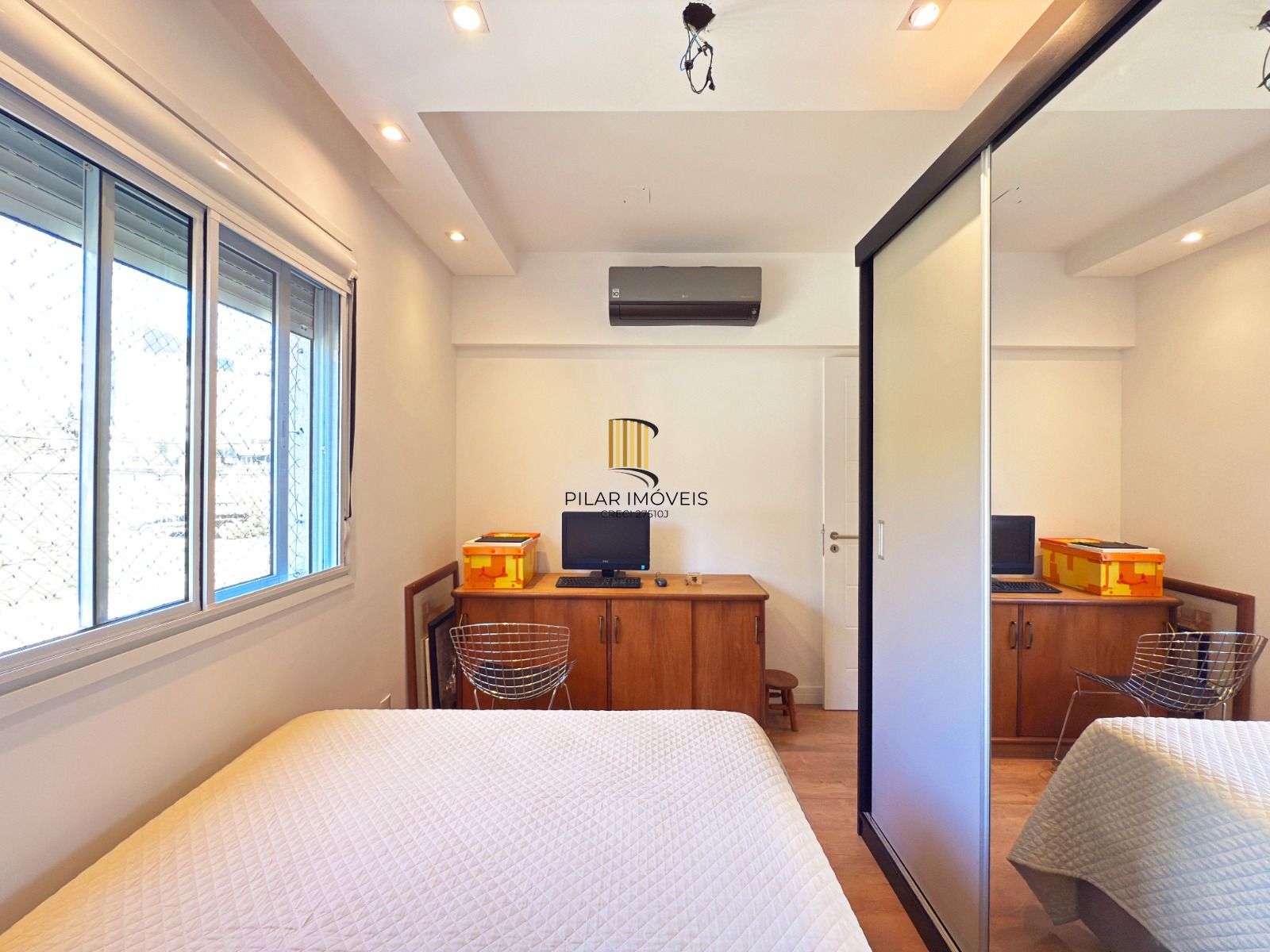 Excelente apartamento de 3 dormitórios, 1 suíte e 2 vagas de garagem.