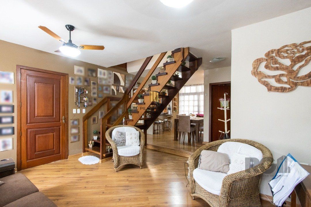 Casa em condomínio, 135m² privativos, 3 quartos, 2 vagas - Bairro Glória