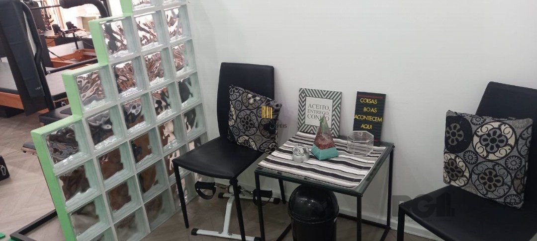 sala com 35,60 m²  de área privativa no edifício Erico Veríssimo Center