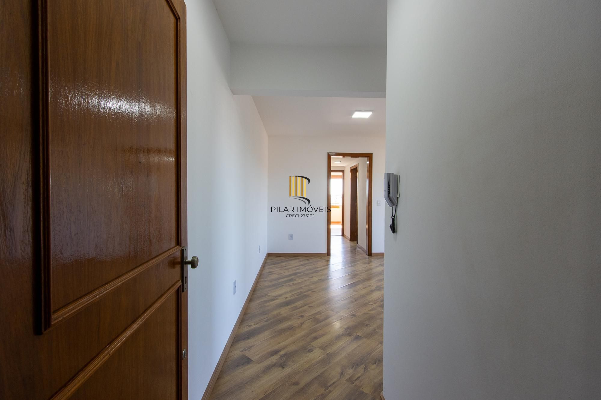 Apartamento de 2 dormitórios, 1 suíte e 2 vagas de garagem no bairro Tristeza.