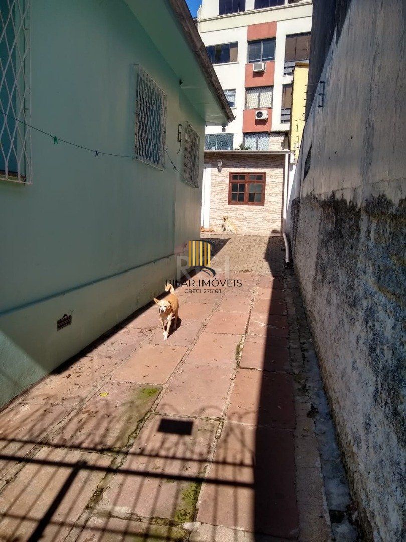 Casa para Venda - 165m², 2 dormitórios, 4 vagas - Menino Deus