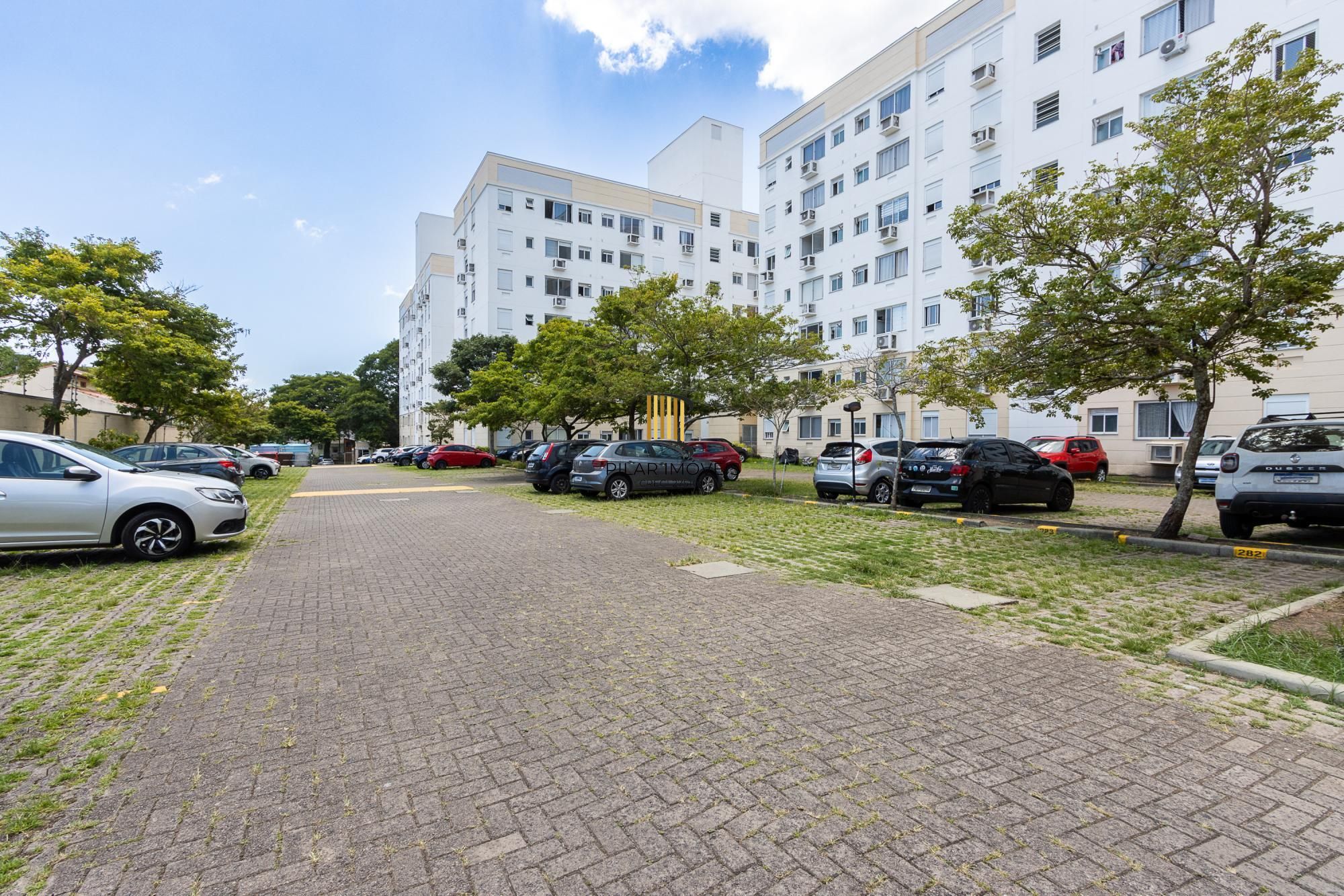 Apartamento 2 quartos, 1 vaga escritura, elevador - Bairro Cristal