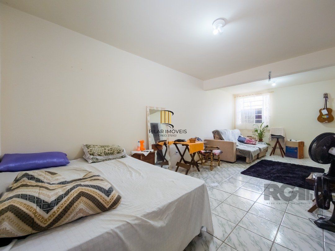Casa para Venda - 210m², 3 dormitórios, sendo 1 suites, 2 vagas - Tristeza