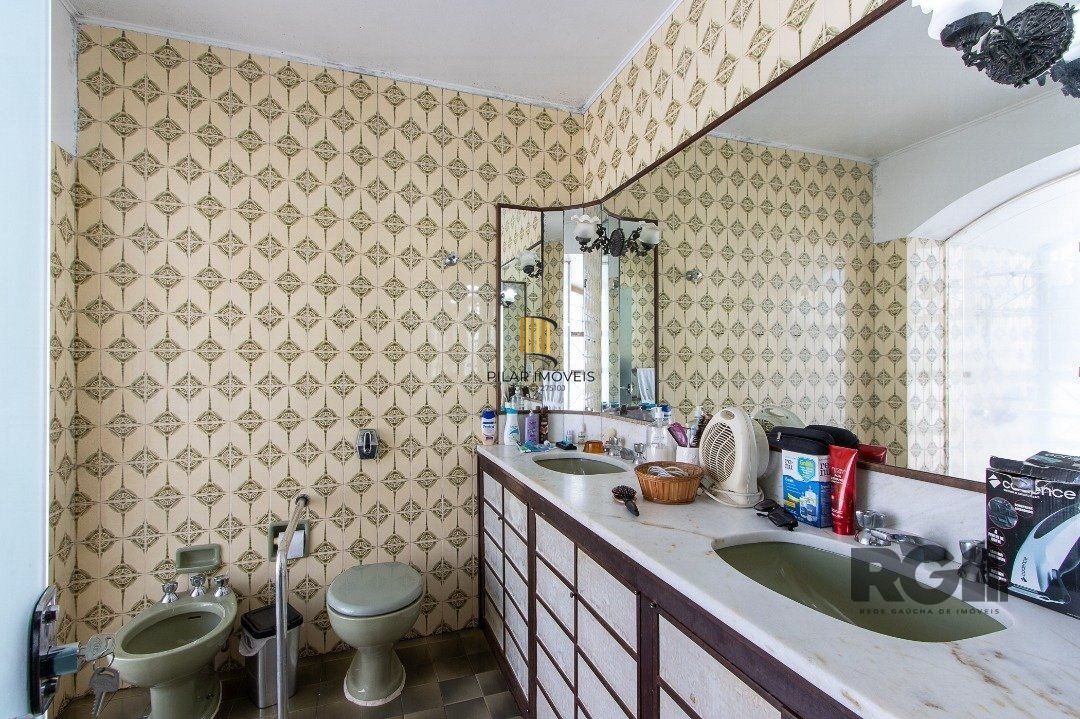 Casa para Venda - 580m², 3 dormitórios, sendo 1 suites, 3 vagas - Santa Tereza