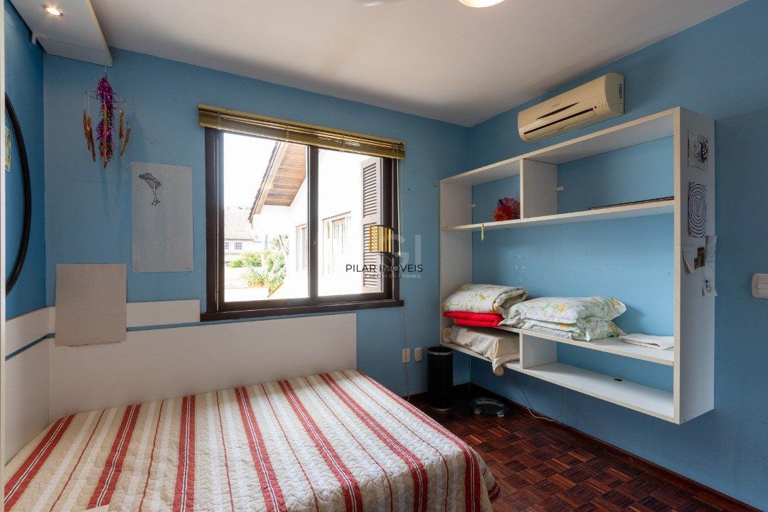 Casa para Venda - 435m², 4 dormitórios, sendo 4 suites, 4 vagas - Cristal