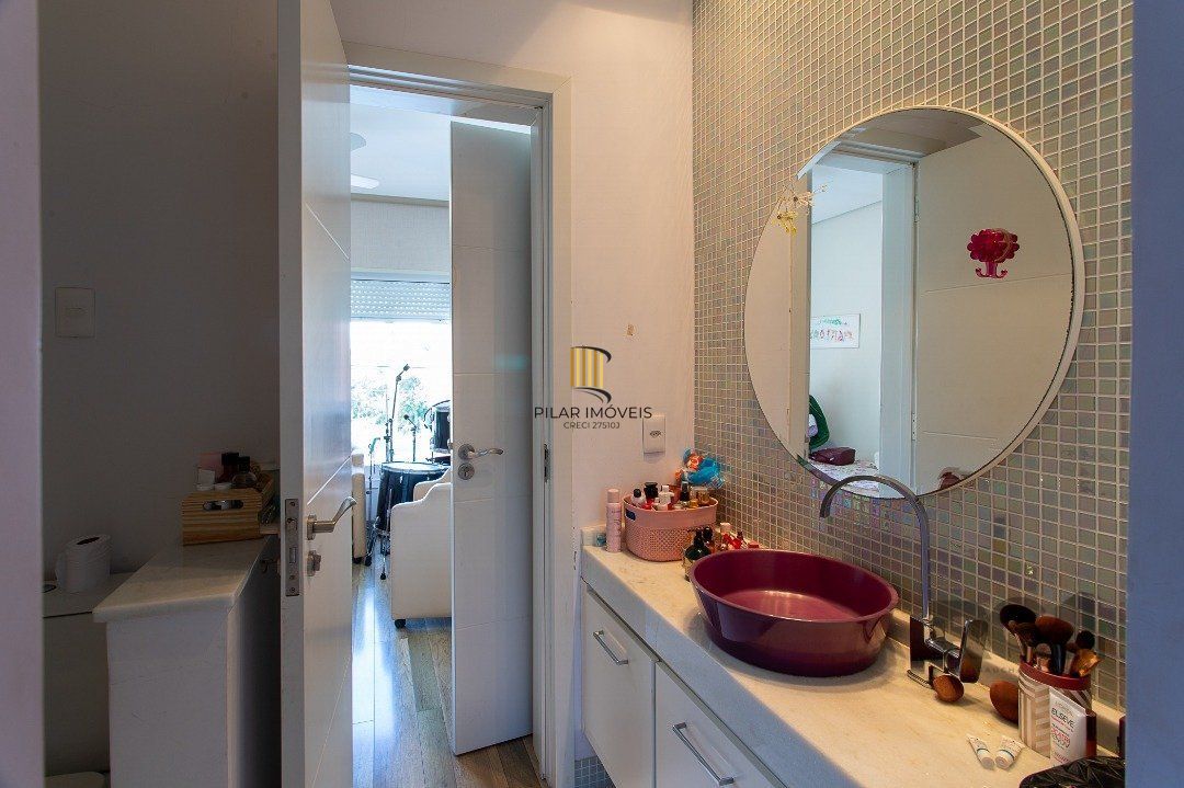 Casa de Condomínio 4 dormitórios no bairro Belém Novo