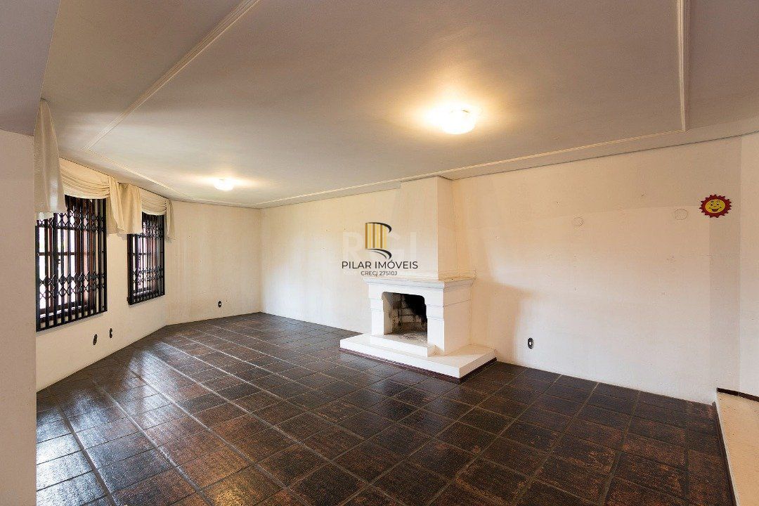 Casa para Venda - 430m², 4 dormitórios, sendo 1 suites, 5 vagas - Cristal