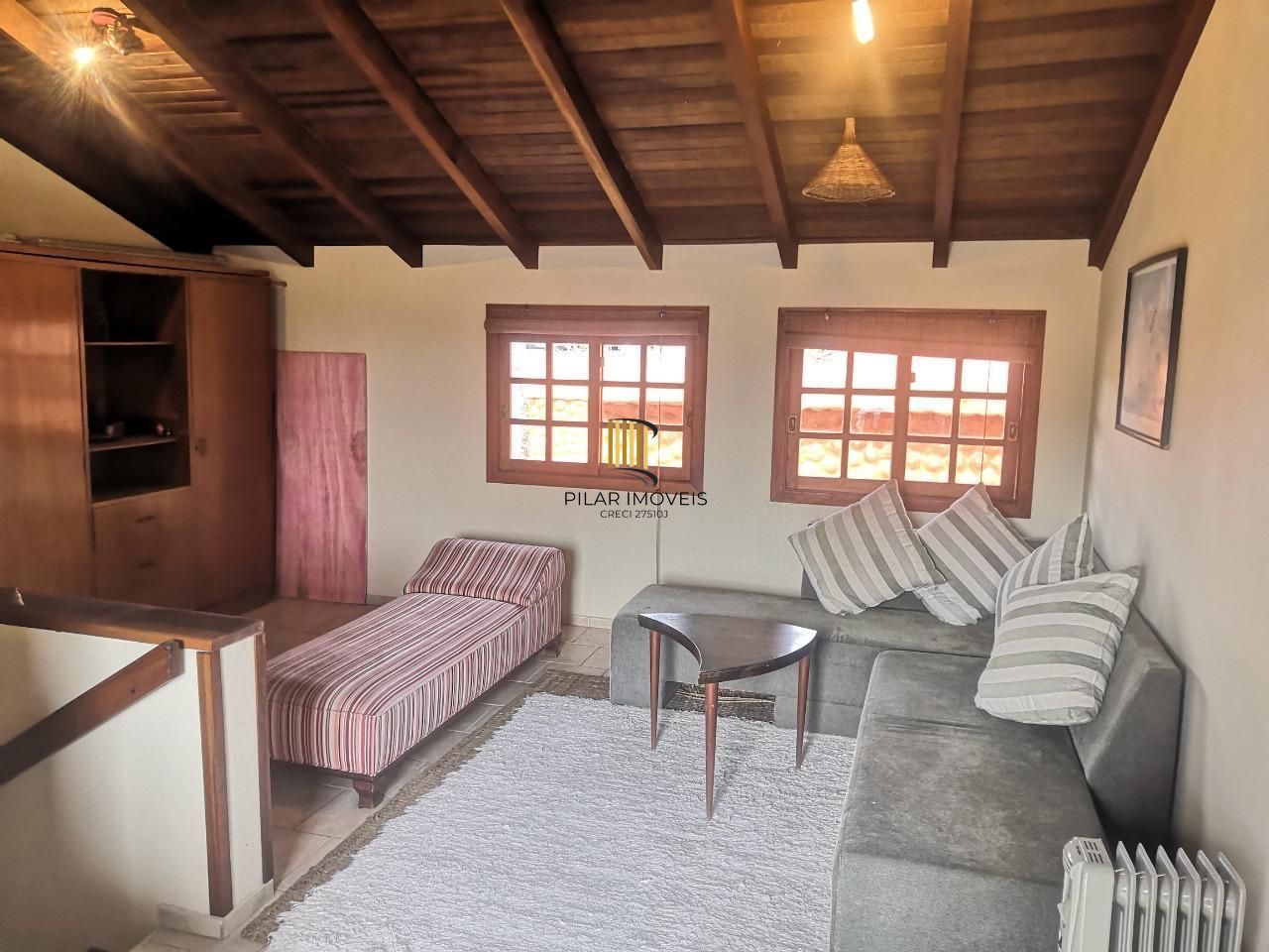 Casa de Condomínio com 3 dormitórios e 2 vagas em Ipanema