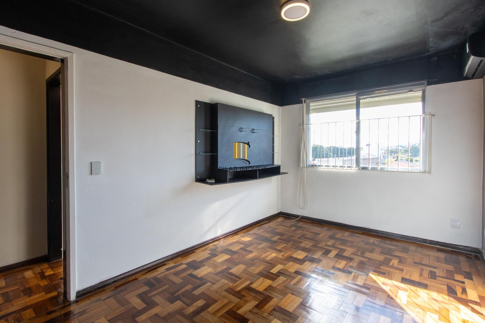 Apartamento de 3 quartos reformado, 1 banheiro - Bairro Camaquã.