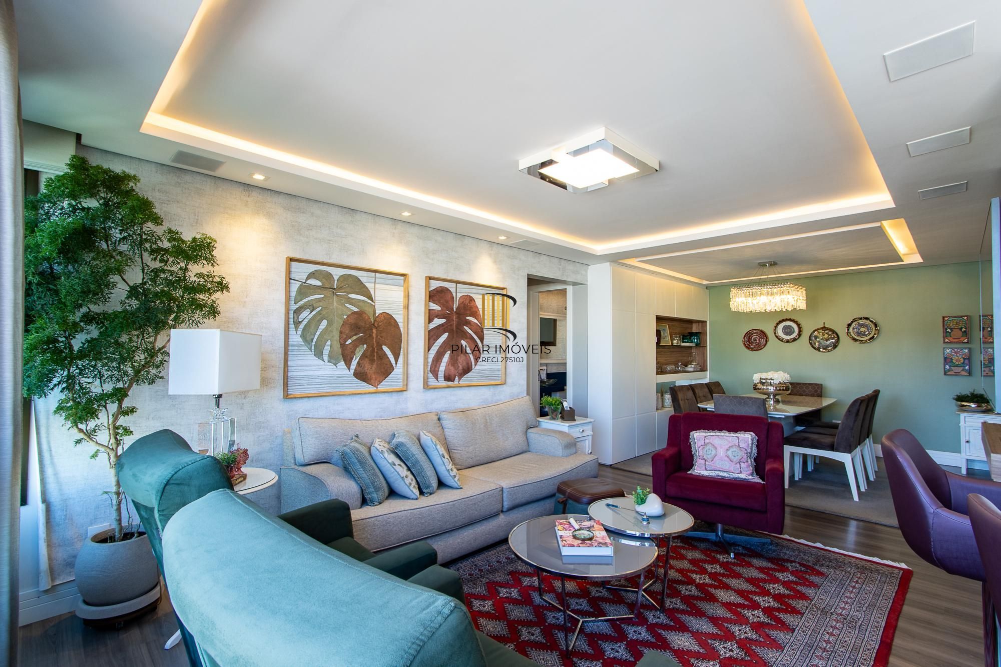 Excelente apartamento de 3 dormitórios, 1 suíte e 2 vagas no bairro Tristeza.