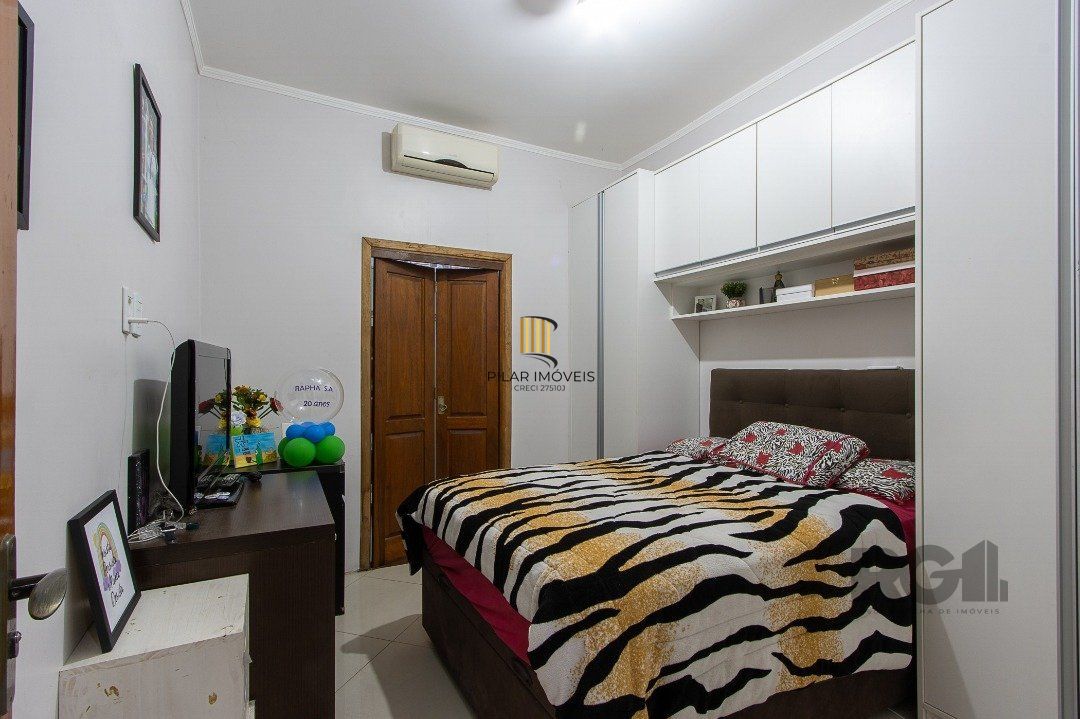 Casa 6 dormitórios no bairro Cristal