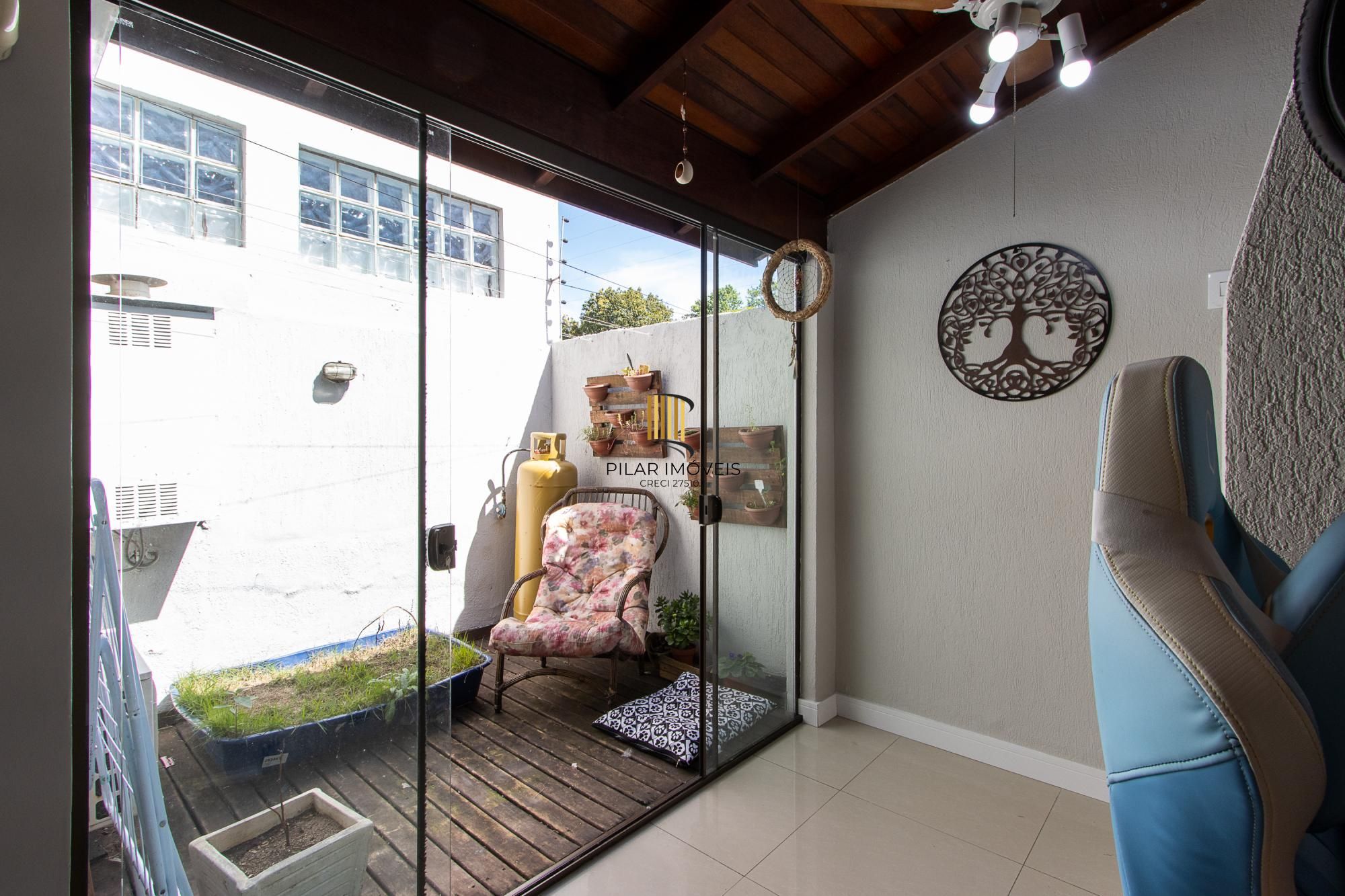 Casa em condominio com piscina