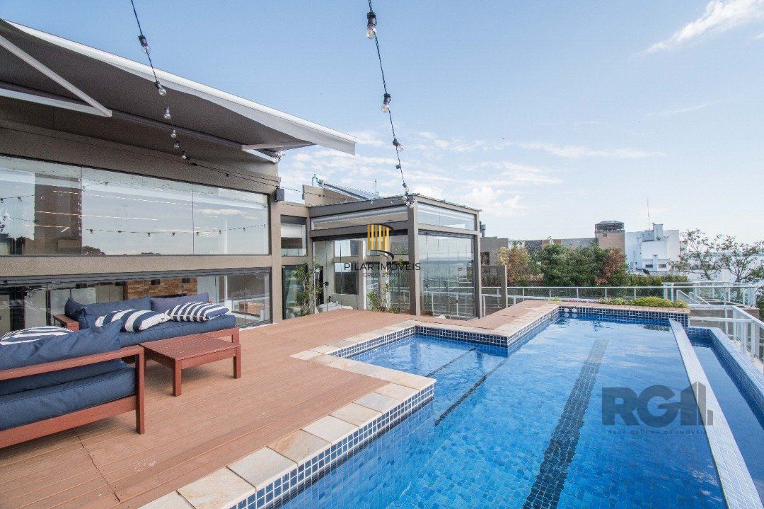 Cobertura de alto padrão, construtora Clave, vista perene para o Rio, 3 suítes, piscina, 3 vagas cobertas.