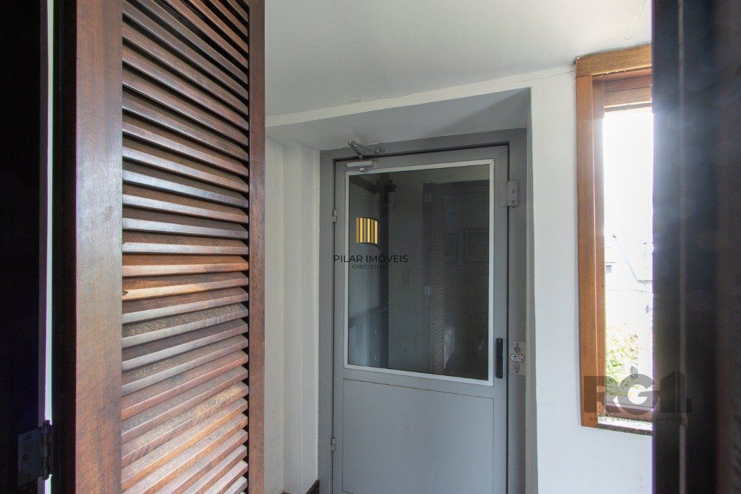 Casa 4 dormitórios no bairro Cristal