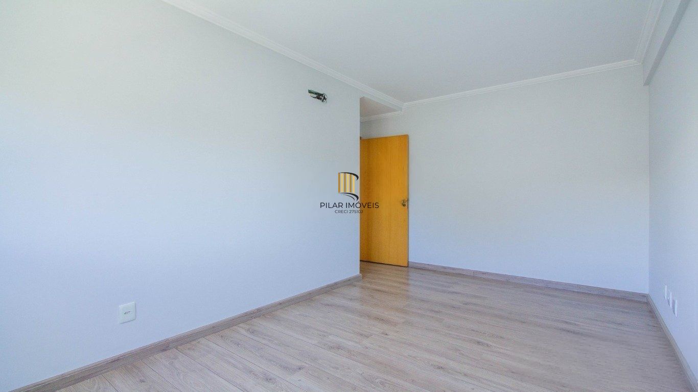 Vista Panorâmica, 3 Dormitórios com Suíte e 2 Vagas no Petrópolis