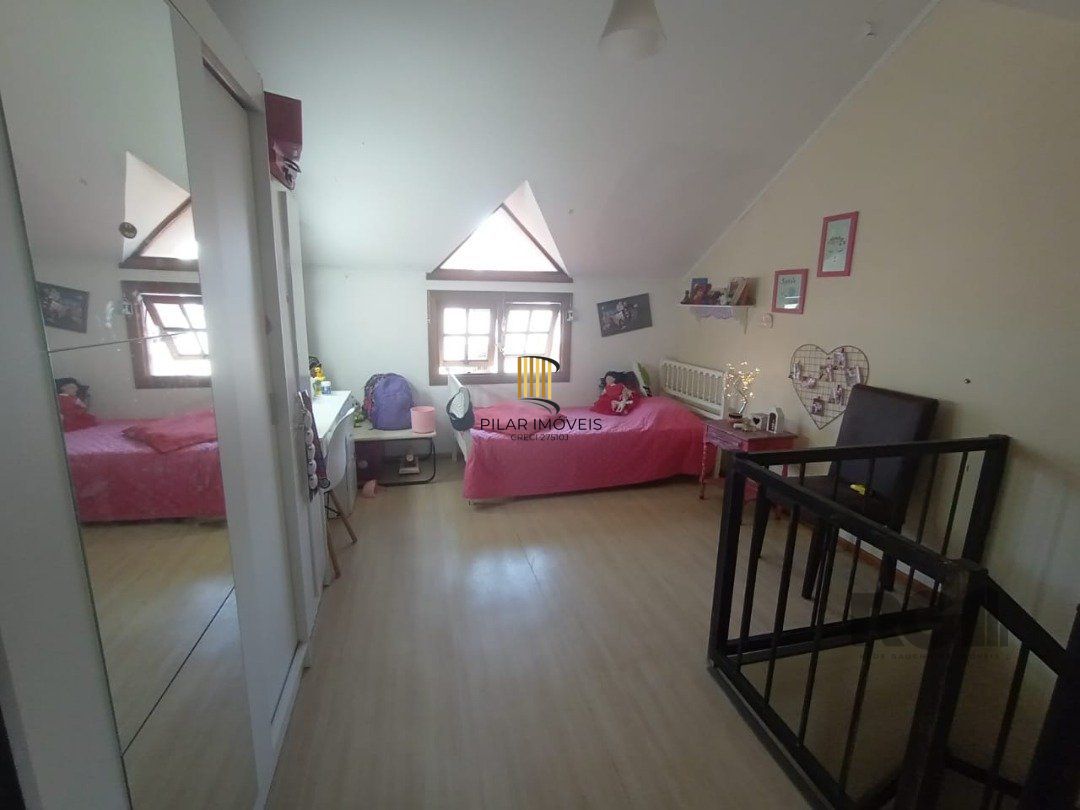 Casa em Condomínio com 96m² e 3 dormitórios no bairro Tristeza em Porto Alegre.