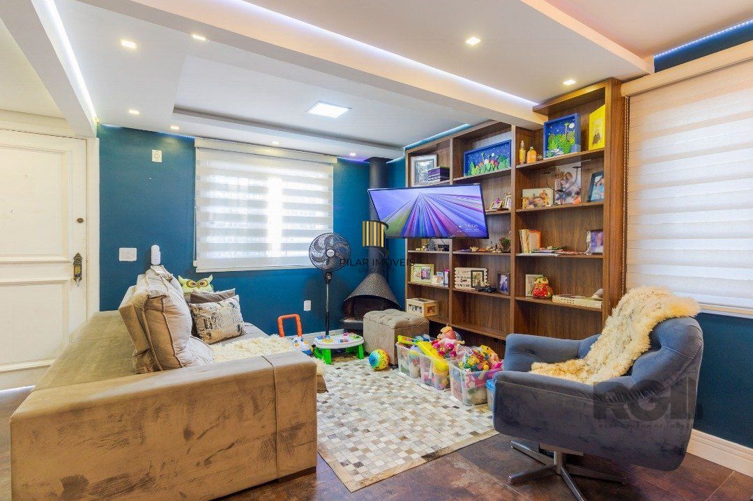 Casa em condomínio, 3 quartos, 1 suite, lareira, churrasqueira, 1 vaga - Bairro Tristeza