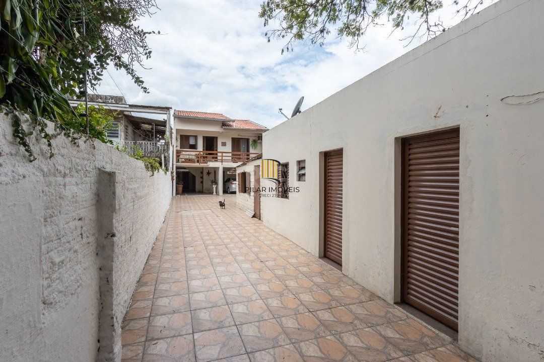Casa para Venda - 161m², 3 dormitórios, 3 vagas - Nonoai