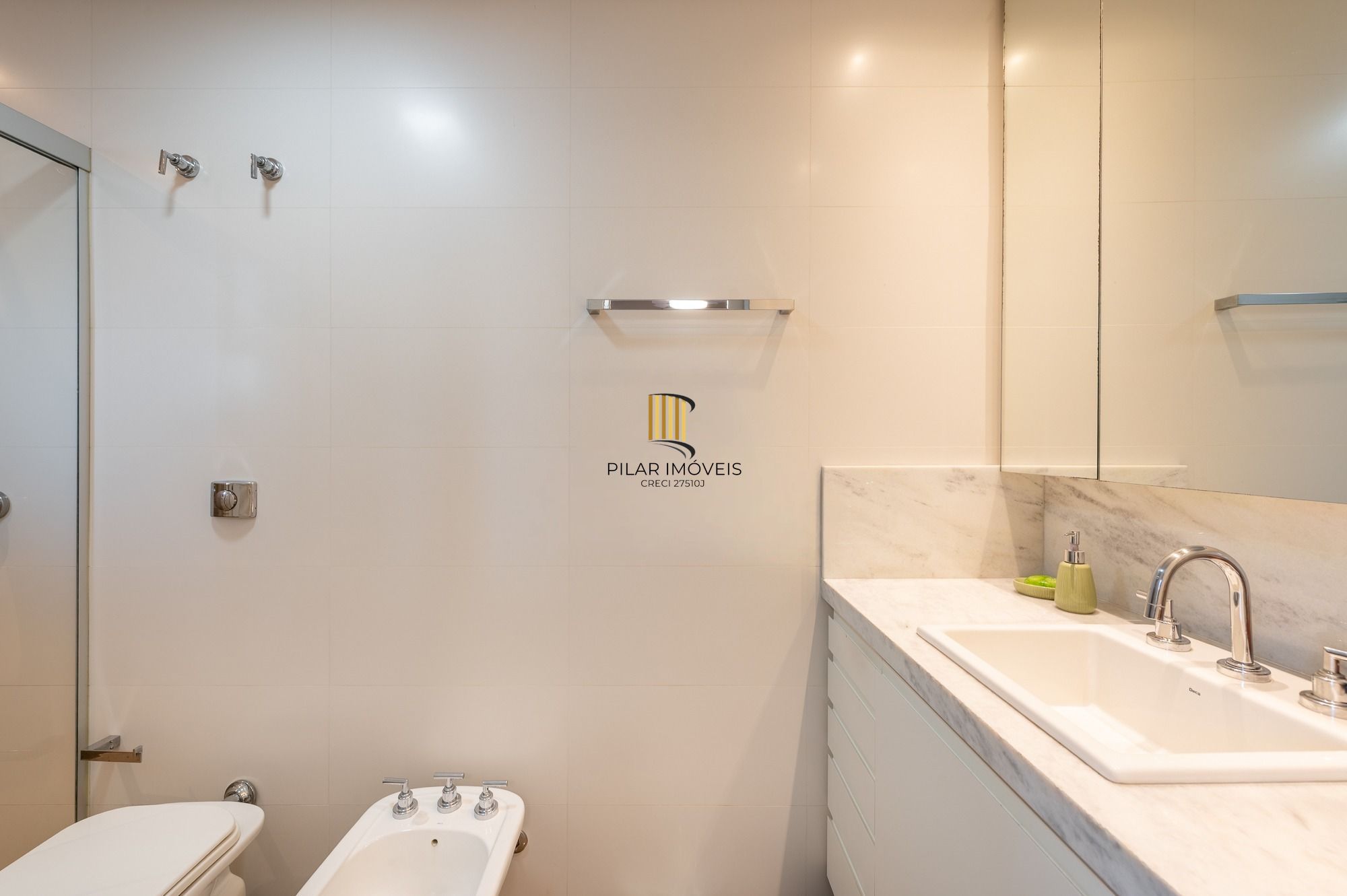 Apartamento com 124m² e 3 dormitórios, 1 suíte, 2 vagas no bairro Higienópolis