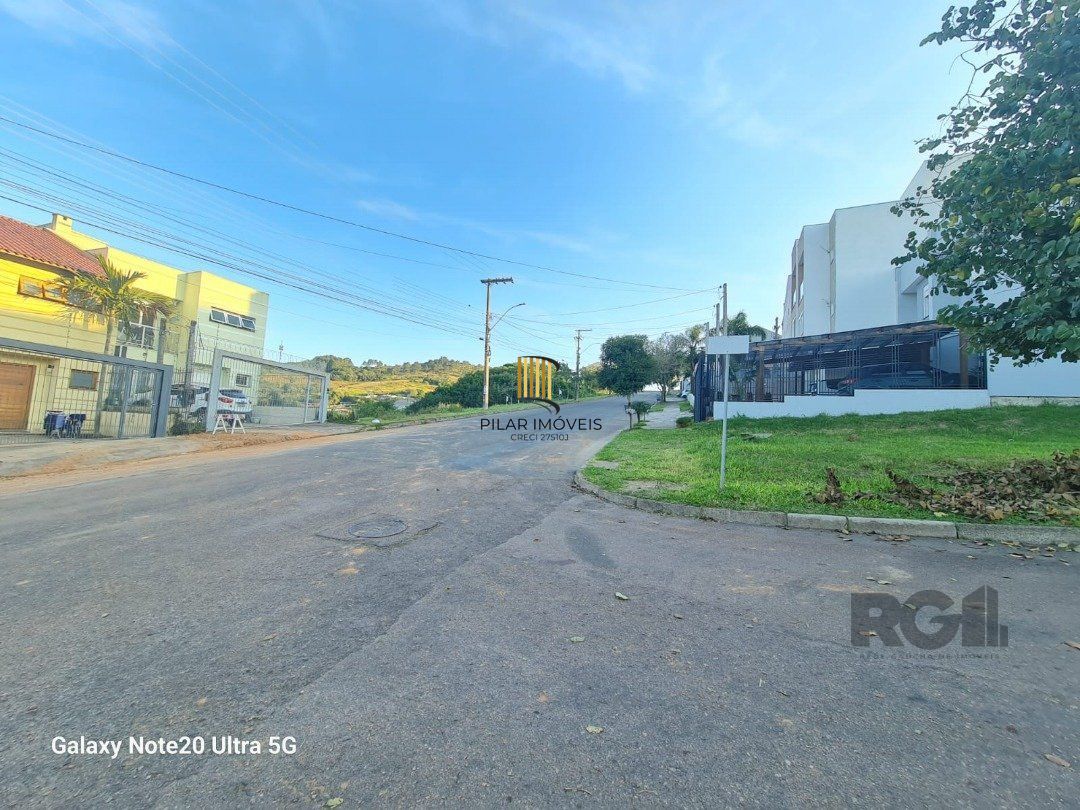 Excelente terreno de esquina de frete com área total de 210,25m2 Ideal para duas construções.