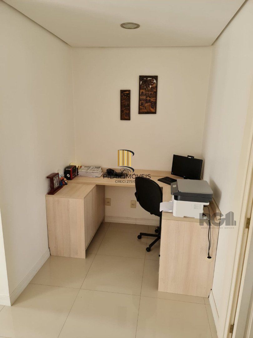 Casa 3 dormitórios no bairro Hípica