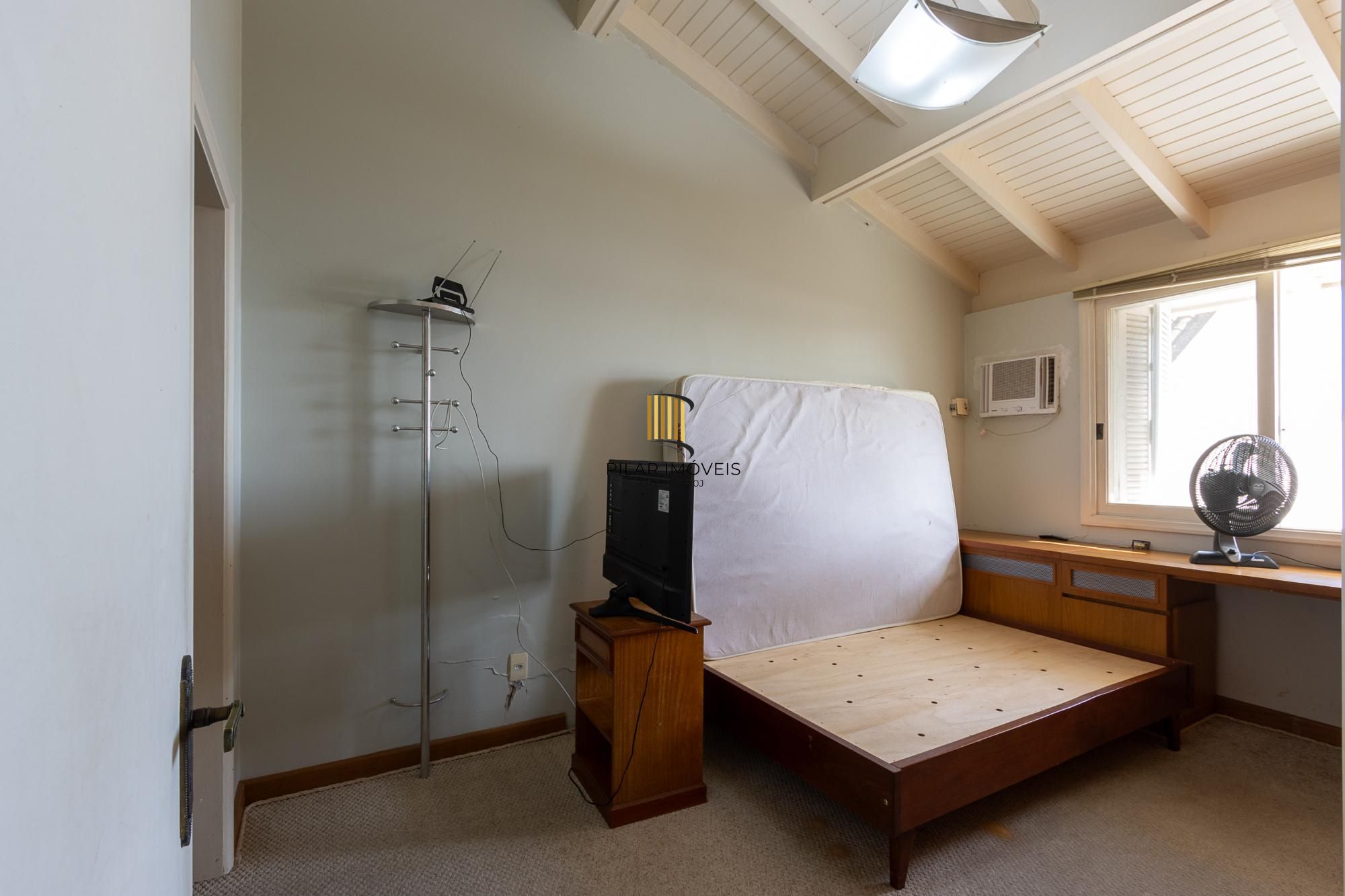 Residência em endereço nobre na Vila Assunção, com vista privilegiada para o Guaíba e clubes náuticos!