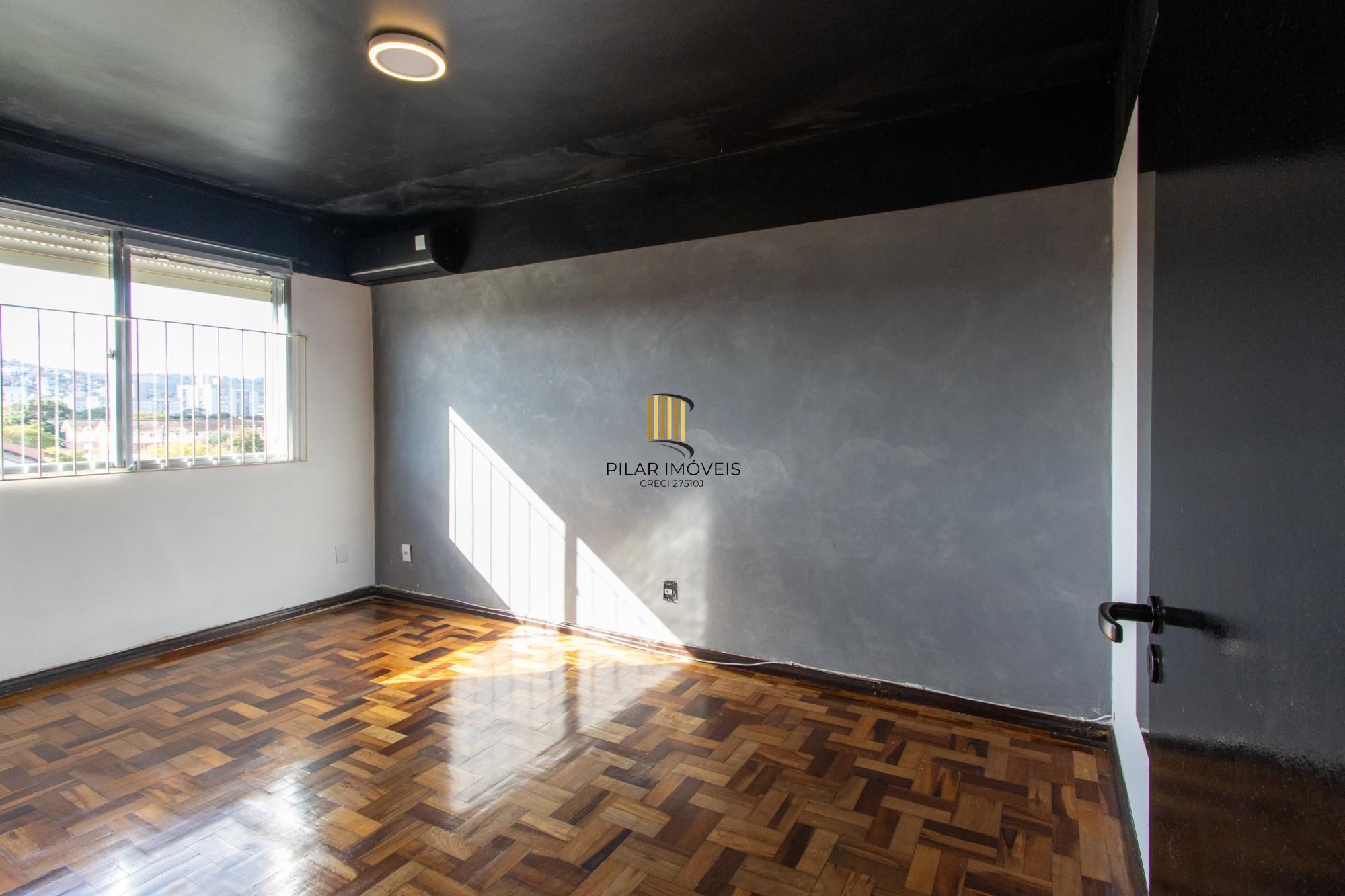 Apartamento de 3 quartos reformado, 1 banheiro - Bairro Camaquã.