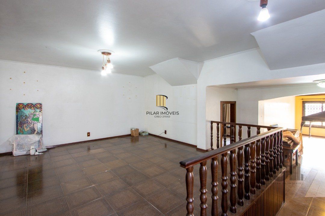 Casa para Venda - 72.6m², 4 dormitórios, sendo 1 suites, 6 vagas - Camaquã