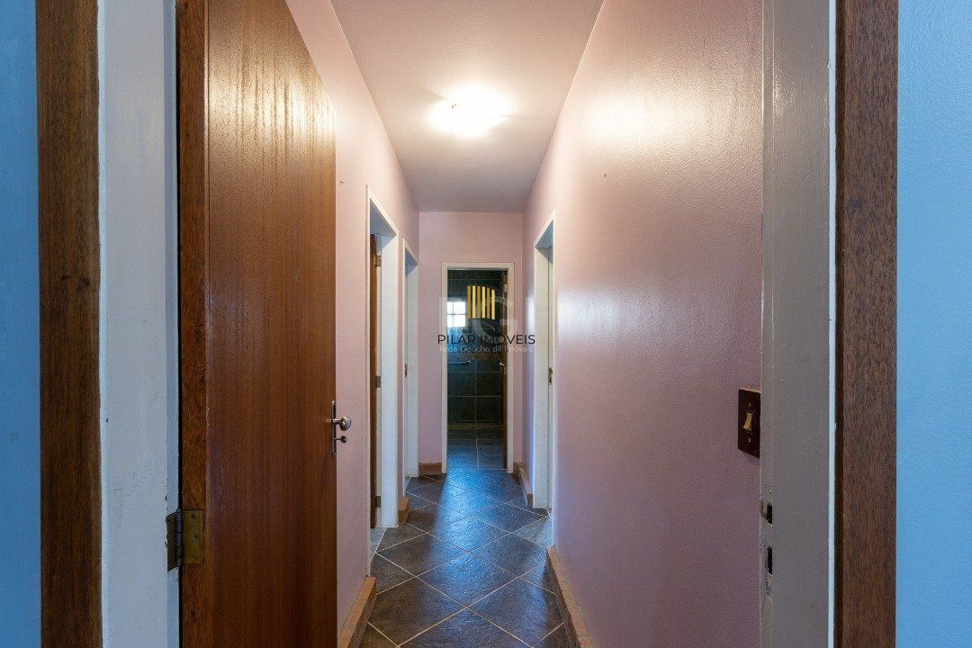 Casa para Venda - 244m², 3 dormitórios, sendo 1 suites, 2 vagas - Guarujá