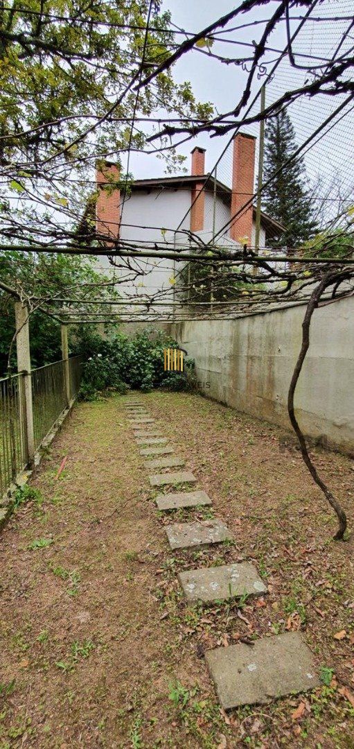 Casa 3 dormitórios no bairro Teresópolis