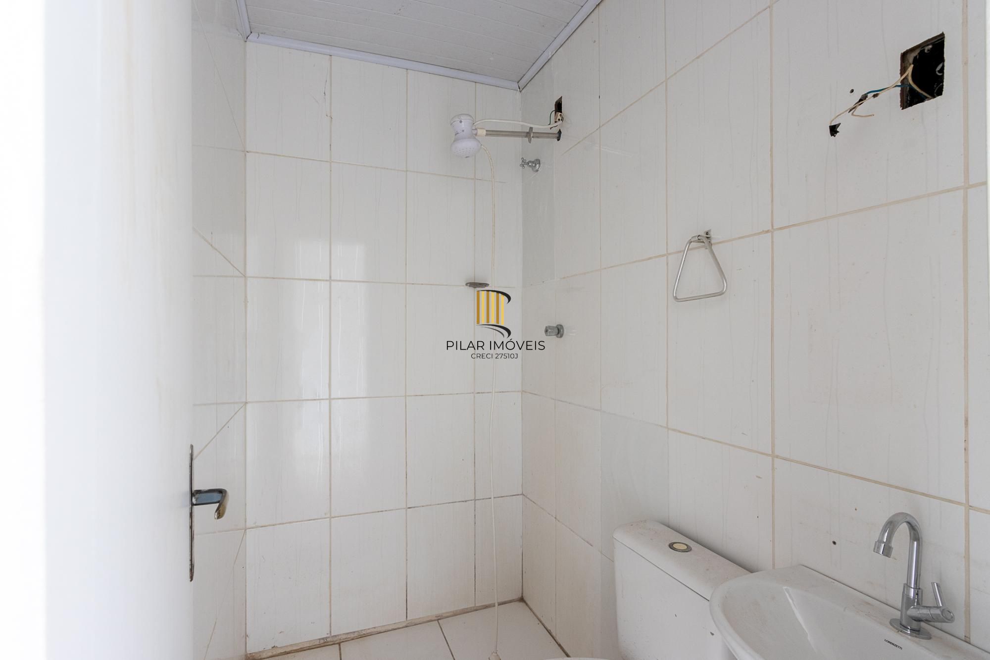 Casa (sobrado), 2 dormitórios, pátio - Bairro Hípica