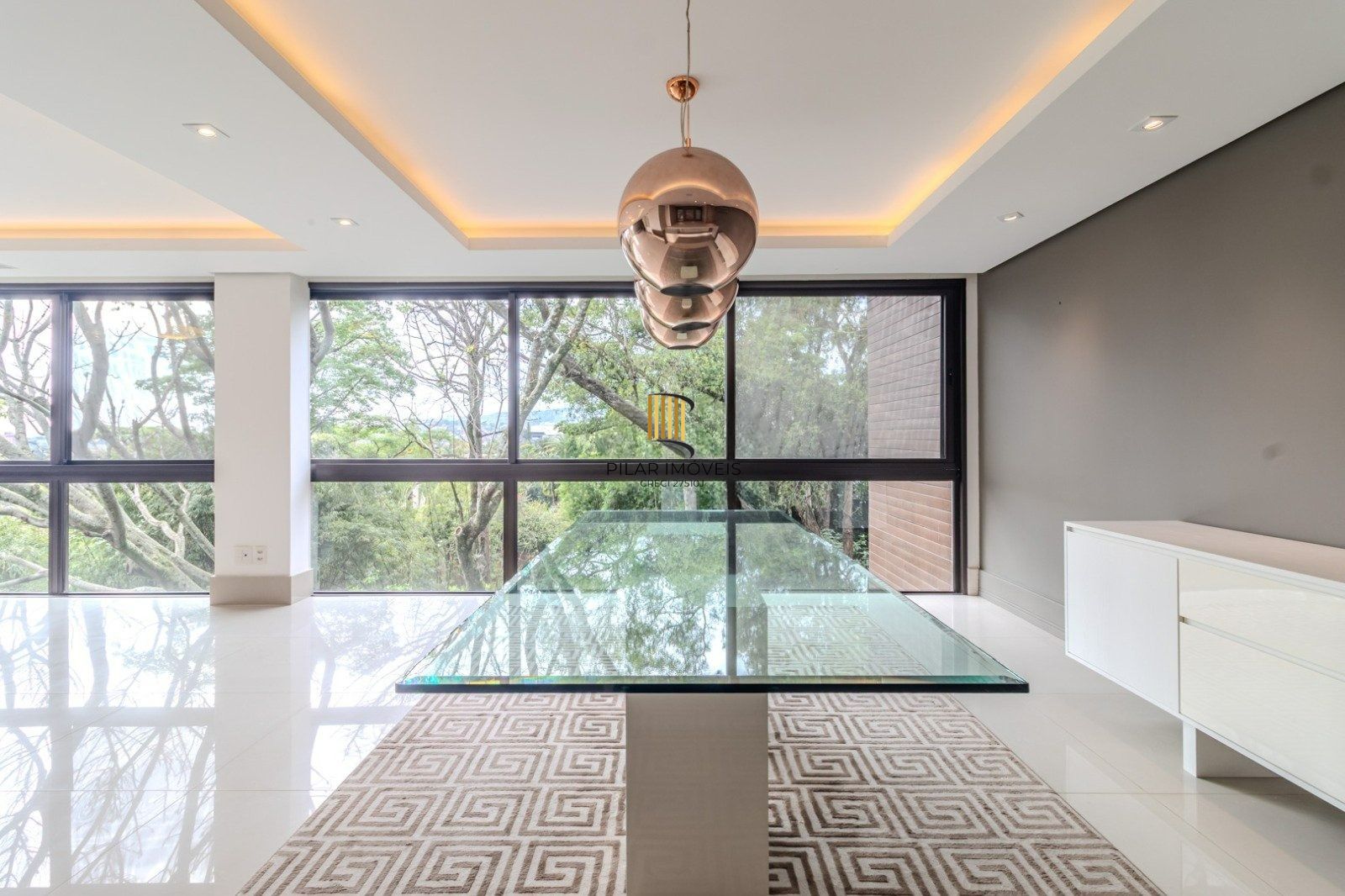Alto Padrão no TERRAZAS: 4 Suítes, 312m² e Vista Incrível para a Natureza