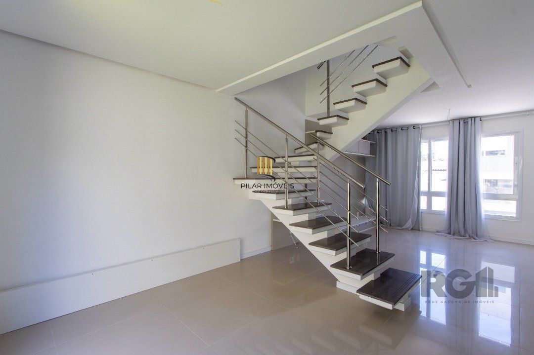 Casa em Condomínio, 197m², 3dormitórios, bairro Glória