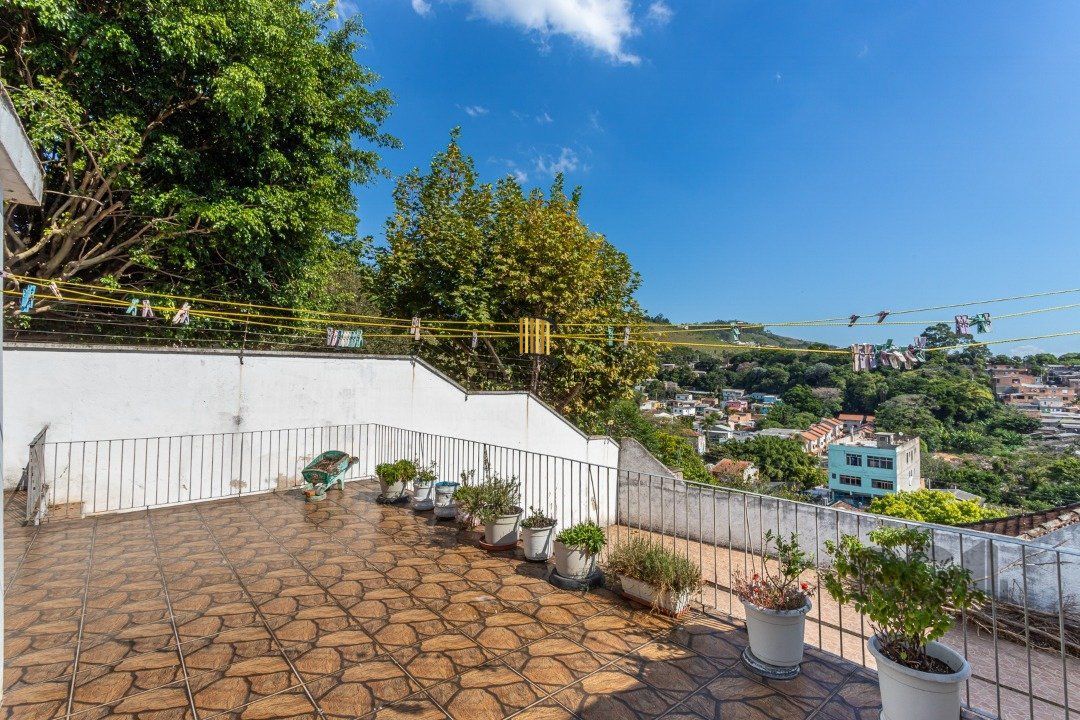 Casa com 3 Quartos à Venda, 293 m² por R$ 650.000