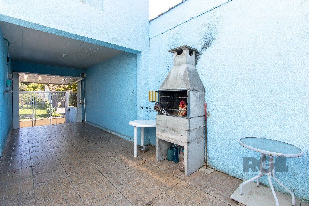 Casa 3 dormitórios no bairro Ipanema