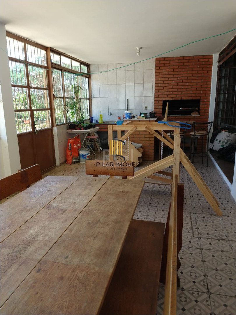 Casa Condominio para Venda - 308m², 5 dormitórios, sendo 1 suites, 3 vagas - Nonoai