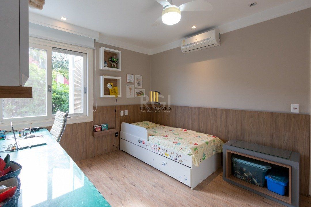 Casa Condominio para Venda - 280m², 3 dormitórios, sendo 1 suites, 4 vagas - Campo Novo