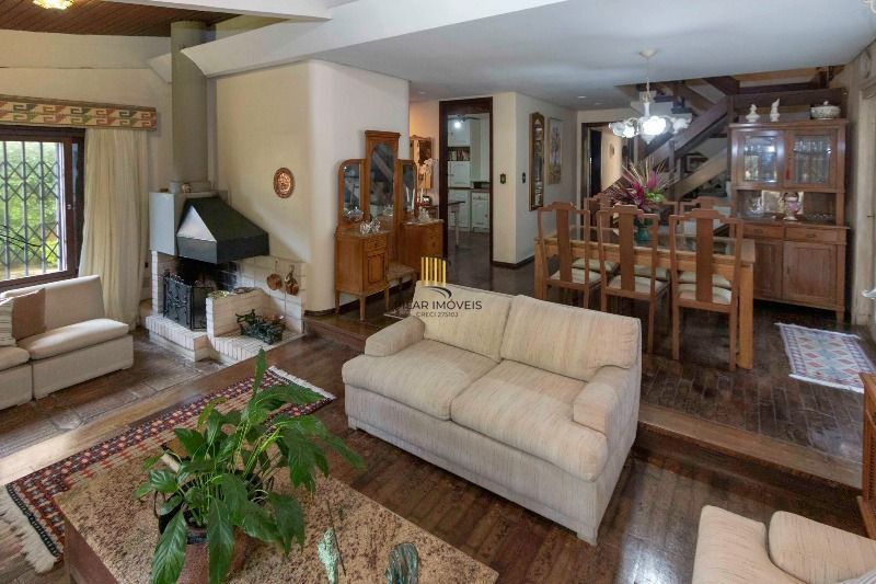 Casa para Venda - 420m², 5 dormitórios, sendo 2 suites, 6 vagas - Nonoai