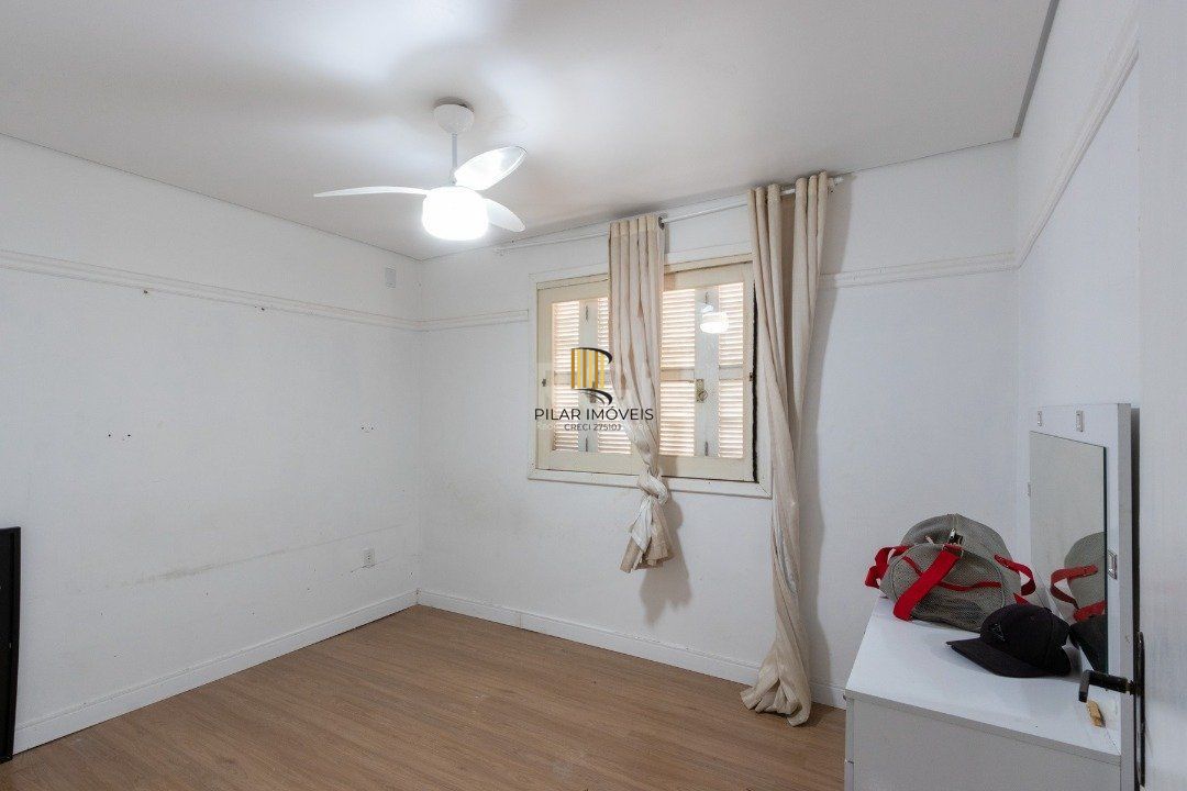 Casa para Venda - 120m², 4 dormitórios, sendo 1 suites, 3 vagas - Serraria
